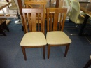 2 židle hnědé 